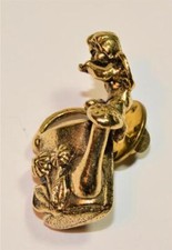 Broche En Forme D'Arrosoir Polie En Or Vintage Signée CAMCO