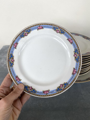 Plat assiettes à - et,