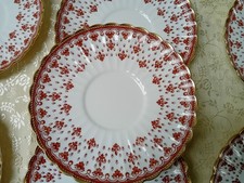 8 assiettes à thé porcelaine Spode Bone China England fleurs de Lys rouges