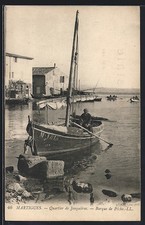 CPA Martigues, Quartier de Jonquières, Barque de pêche 