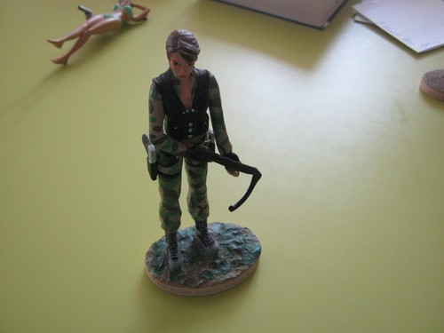 Figurine lara croft tomb - lara,