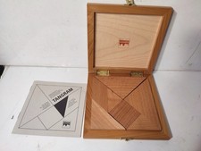 PETIT JEU EN BOIS TANGRAM PAR HELVETAS BOITE ET NOTICE 13X13 BEL ETAT