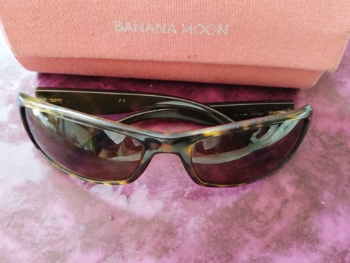 Paire lunettes soleil - de,
