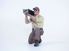 FIGURINE REPORTER CAMERAMAN