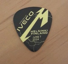 mediator metallica pick guitar M72 tour live Helsinki 07 06 2024 Finlande 