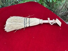 Mini balai de sorcière