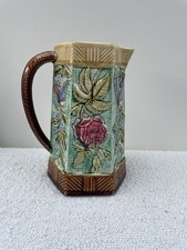 Ancien pichet en barbotine