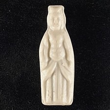 LA REINE Fève Limoges Castel