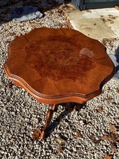 Petit guéridon tri pied à