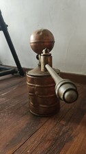Ancien pulvérisateur en cuivre et laiton