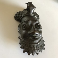 Masque En Bronze. Art Primitif Africain. Bénin.