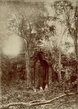 CAMBODGE Ca 1886 Temple d'Ang-Kor Thom  Cité Royale porte Est de l'enceinte