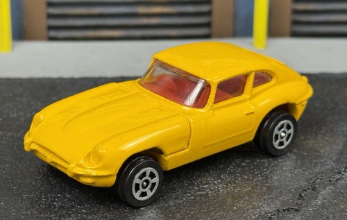 Corgi whizzwheels jaguar e - jaguar,