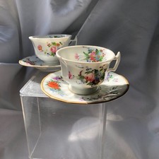 2 TASSES ET SOUCOUPES