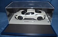 BBR 1/18 MASERATI MC20 2020 BIANCO AUDACE AVEC VITRINE, RESINE