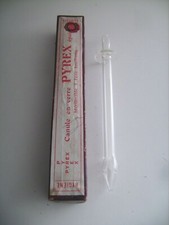 Ancienne canule en verre Pyrex N°5 qui servait à faire des lavements TBE