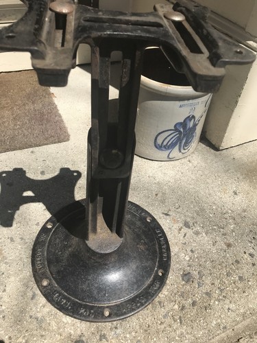 Rare cantilever cast - cast, iron