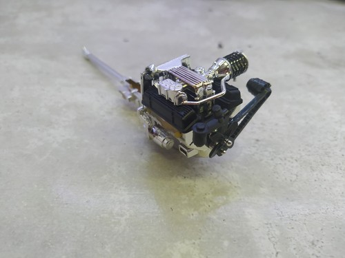 Moteur sans ligne - v8,