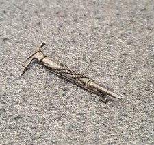 Ancienne insigne, broche