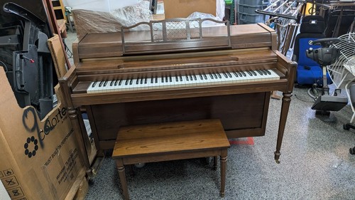 Yamaha spinet upright piano - yamaha,