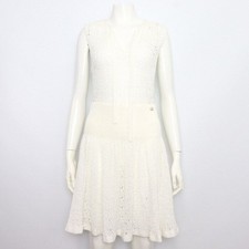 CHANEL Robe sans manches CC