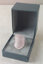 Ancienne bague, en verre