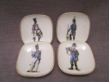 4 coupelles/cendriers soldats
