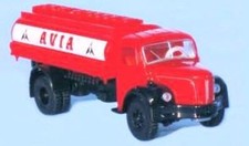 Brekina SAI 2617 - Camion citerne Berliet GLR 8, "Avia"  - HO (1:87)