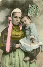 Femme et enfant de LOCTUDY