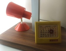 PIRELLI - CALENDRIER DE BUREAU 1959 EN MATIÈRE PLASTIQUE SOUPLE - 12,5 x 10,5 cm