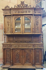 Buffet en chêne sculpté à