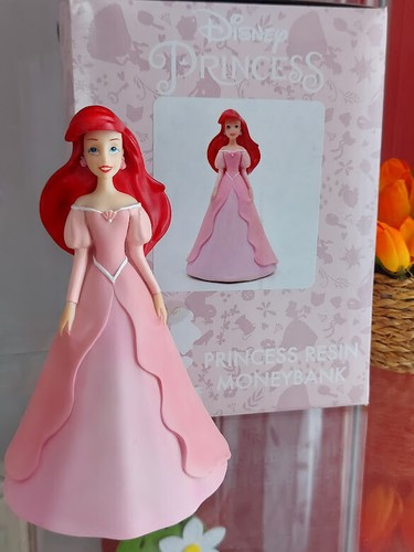 Rare figurine disney magical - rare,