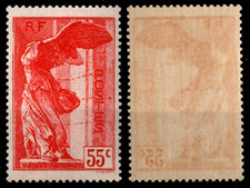 Statue de SAMOTHRACE Rouge
