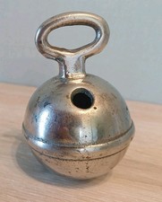Ancien grelot / Sonnaille en bronze Argenté - Diamètre 5,5 cm - Belle Sonorité !