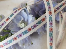 Galon vintage fleur stylisé