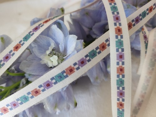 Galon vintage fleur stylisé