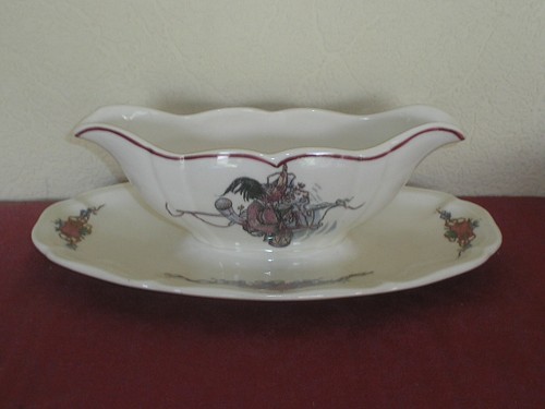 Ancienne saucière sur dormant - ancienne,
