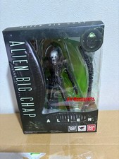 S.H.MonsterArts Alien Big Chap