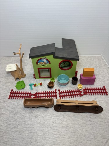 Playmobil city life incomplete - city,