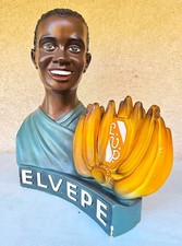 statue publicitaire en plâtre