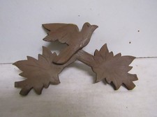 ancien fronton sculpté pour