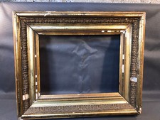 Ancien cadre photo en bois et plâtre sculpté doré à la feuille 56cmx47cm