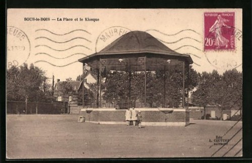 Cpa sous bois - place, et