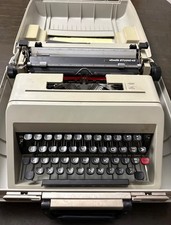 OLIVETTI STUDIO 45 Typewriter