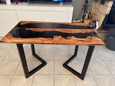 table en bois d’Olivier et epoxy
