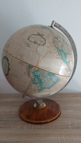 Ancien globe terrestre - ,