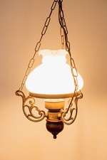 Lustre Ancienne Suspension de Salon en Fer et Bois avec Abat-Jour Opaline Blanc