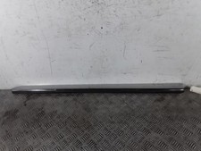 Baguette de porte avant gauche