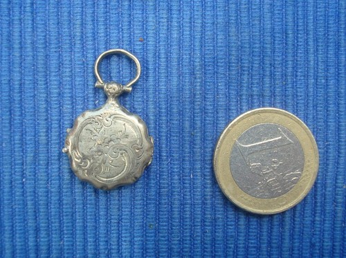 B35 ancien petit pendentif - b35,