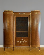 Bibliothèque vitrine de style